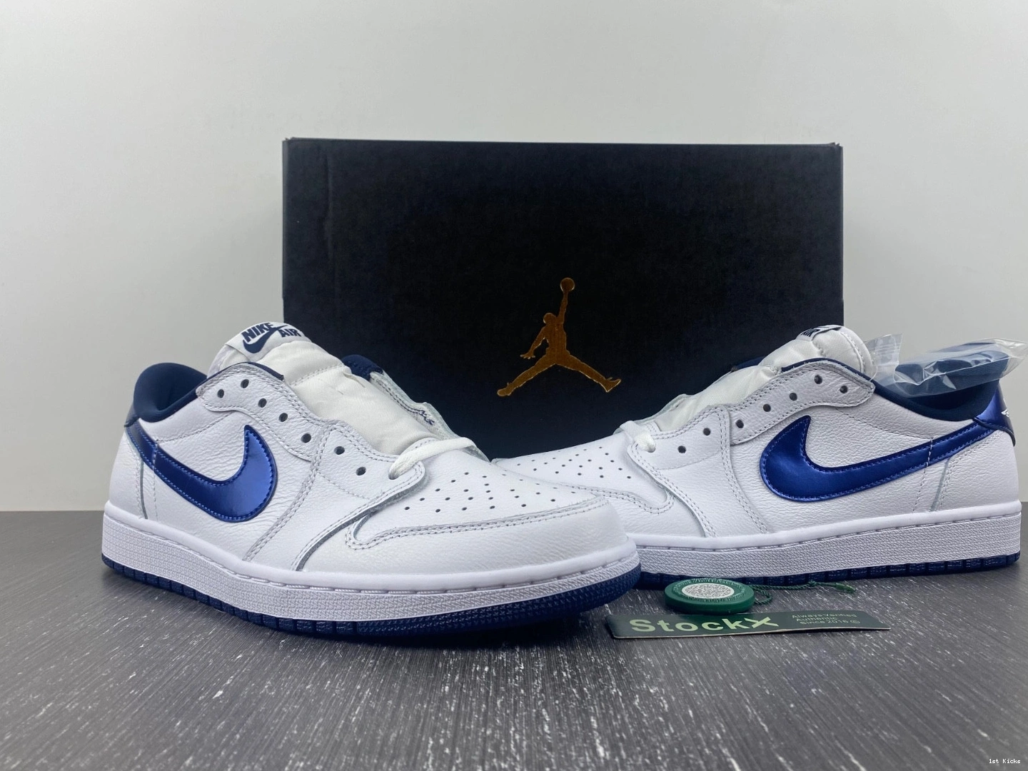 - Retro 1 Low Blue Metallic Jordan 705329-106 0208